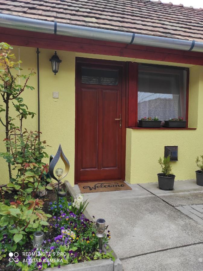 Kis Apartmanhaz Balatonfured Ngoại thất bức ảnh